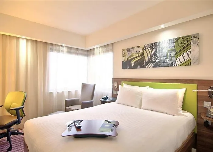 מלון Hampton By Hilton Frankfurt Centre 3*