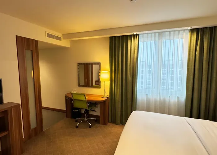 Hampton By Hilton Frankfurt Centre 3* פרנקפורט