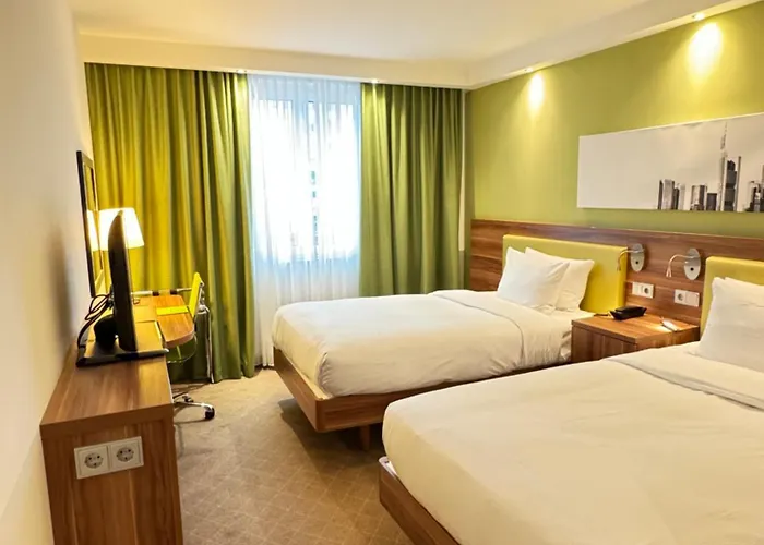 Hampton By Hilton Frankfurt Centre 3* פרנקפורט