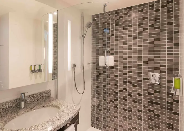 Hampton By Hilton Frankfurt Centre מלון