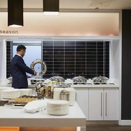 Hampton By Hilton Frankfurt Centre 酒店 3*