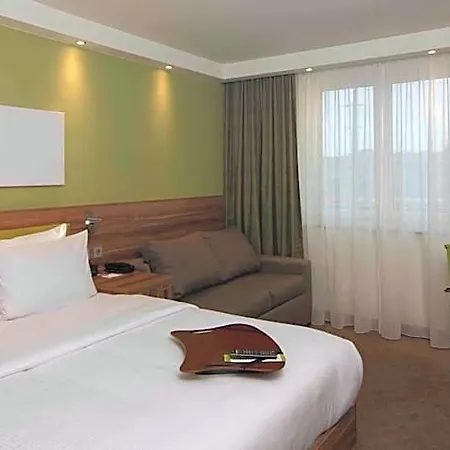 Hampton By Hilton Frankfurt Centre Hotell 3*