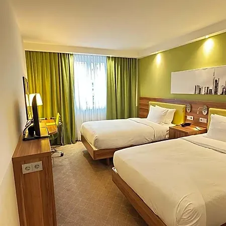 Hotell Hampton By Hilton Frankfurt Centre 3*