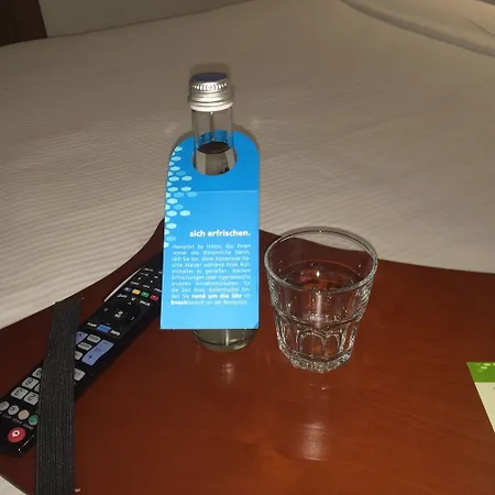 Hampton By Hilton Frankfurt Centre מלון