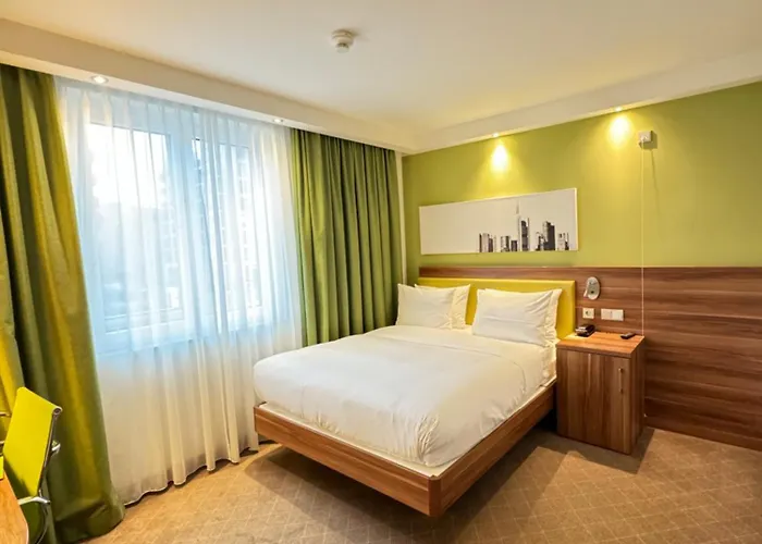 Hampton By Hilton Frankfurt Centre فندق