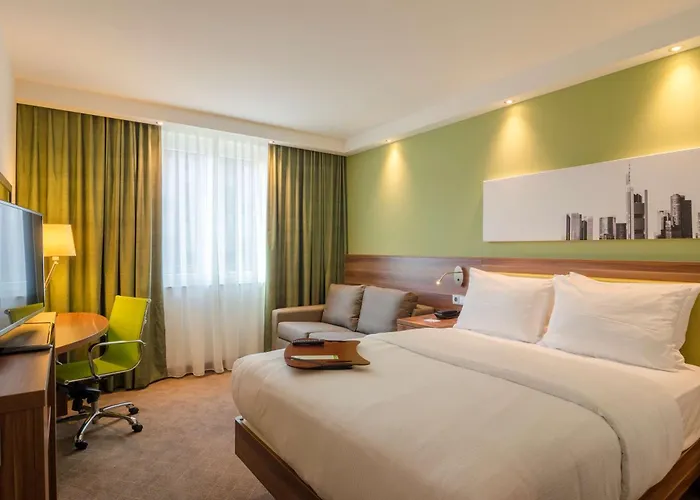 Hampton By Hilton Frankfurt Centre Hotel 3*