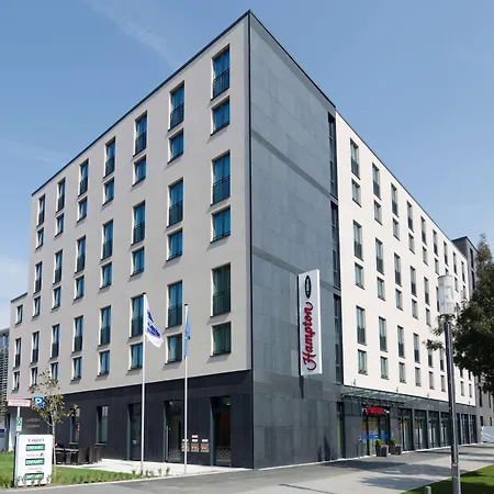 Отель Hampton By Hilton Frankfurt Centre Франкфурт-на-Майне