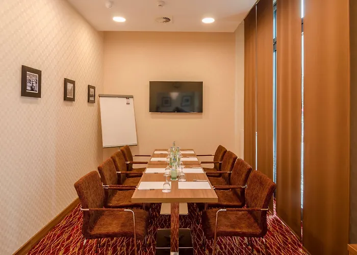 Otel Hampton By Hilton Frankfurt Centre 3*